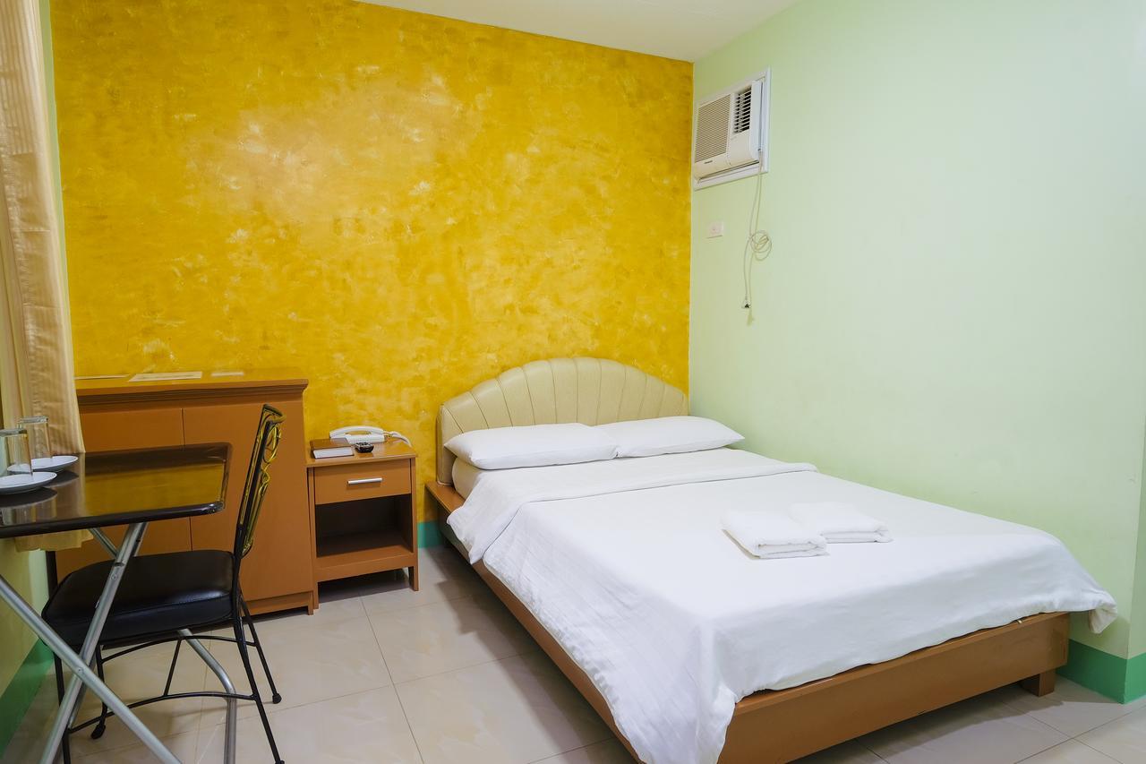 Japi Hotel - Annex Cauayan Esterno foto